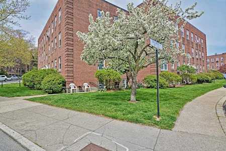 1 Lanark Rd #7 Brookline, MA 02445