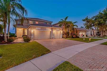 19375 SW 66th St Pembroke Pines, FL 33332