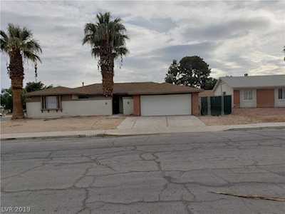 4895 La Fonda Dr Las Vegas, NV 89121