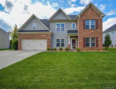 10126 Loch Lomond Dr Charlotte, NC 28278
