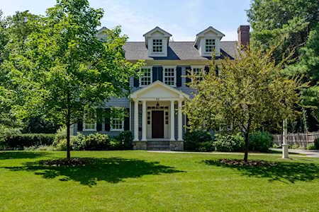 66 Standish Cir Wellesley, MA 02481