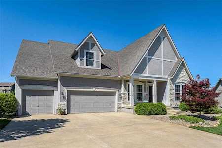 6706 Barth Rd Shawnee, KS 66226