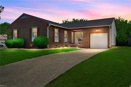 192 Coventry Ln Newport News, VA 23602