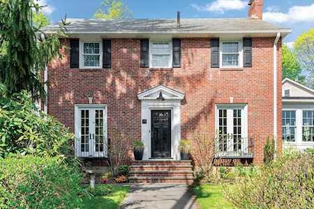 573 Centre St Newton, MA 02458