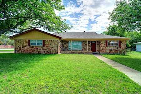 5212 Bob Drive North Richland Hills, TX 76180