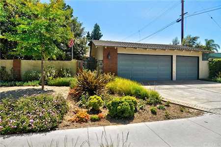 365 Santa Isabel Avenue Newport Beach, CA 92660