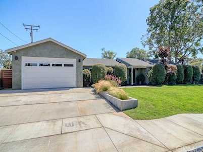 945 Victoria Street Costa Mesa, CA 92627