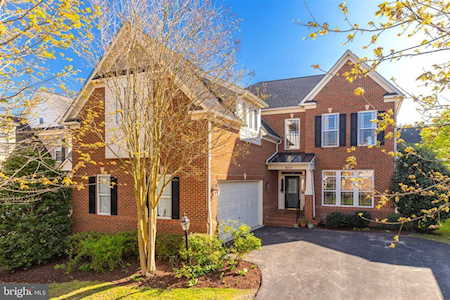 8717 Flowering Dogwood Ln Lorton, VA 22079