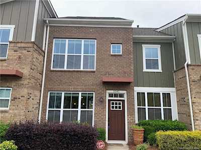 3245 Bending Birch Place Charlotte, NC 28206