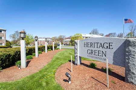 77 Edgelawn Ave #8 North Andover, MA 01845