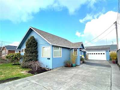 204 5th St NE Long Beach, WA 98631