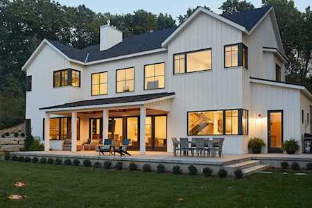 6299 Silver Lake Dr Saugatuck, MI 49453