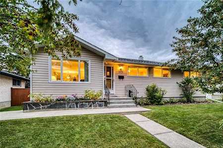213 Windermere Road SW Calgary, AB T3C 3K9