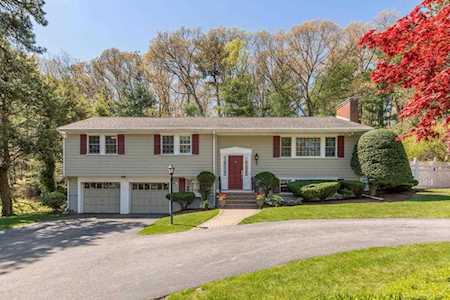 28 Johnson Rd Winchester, MA 01890
