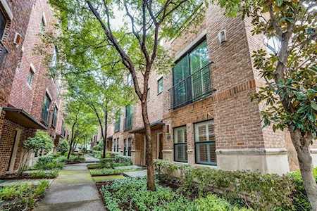 2411 N Hall Street #24 Dallas, TX 75204