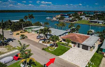241 E 176th Terrace Dr Redington Shores, FL 33708