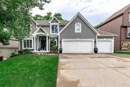 14155 NW 64th Place Parkville, MO 64152