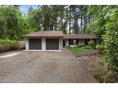 5215 Madrona St Lake Oswego, OR 97035