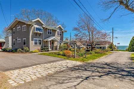 4 Kerwin Ave Mattapoisett, MA 02739