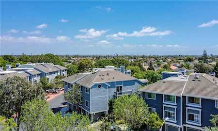 8202 Racepoint Drive #204 Huntington Beach, CA 92646