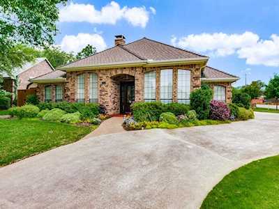 3241 Oakdale Drive Hurst, TX 76054