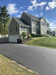 198 Hillcrest Rd Northbridge, MA 01588