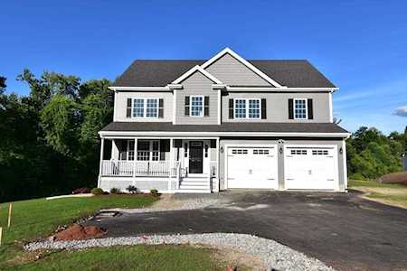 93 Mcdonald Rd Wilmington, MA 01887