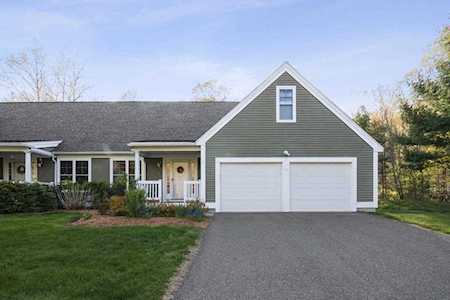 1 Lincoln Ct #1 Uxbridge, MA 01569