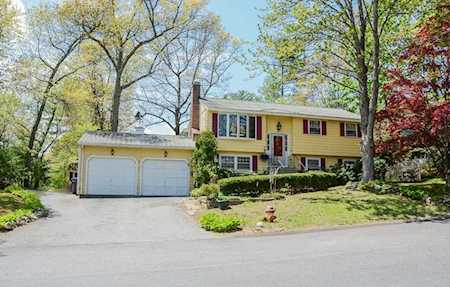 40 Hillcrest Rd Burlington, MA 01803