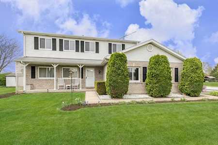 201 Deerpath Dr Oswego, IL 60543