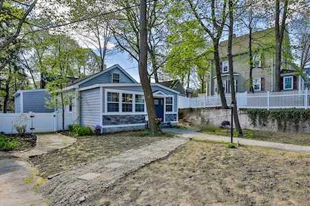 23 Crystal St Wakefield, MA 01880