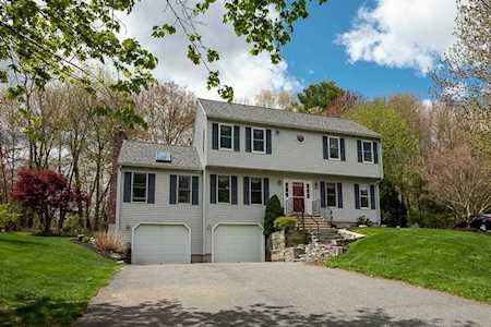 46 Meadow Ln Grafton, MA 01536