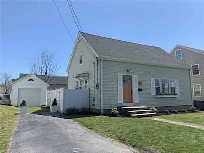 34 Freeborn St Middletown, RI 02842