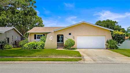 6042 NE Tanglewood Dr St Petersburg, FL 33703
