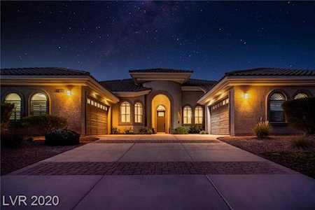 8460 Royalston Falls Ct Las Vegas, NV 89143