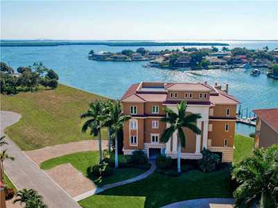 44 Bayview Ct S #A St Petersburg, FL 33711