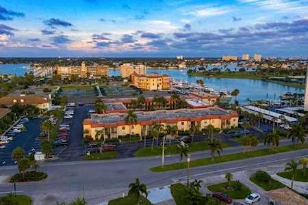 10365 Paradise Blvd #18 Treasure Island, FL 33706