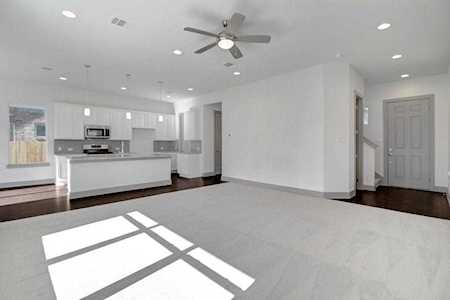 000 Confidential Ave. Leander, TX 78641