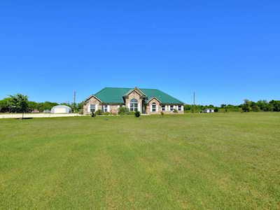 2620 Borchert LOOP Lockhart, TX 78644