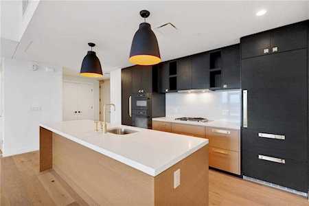 70 Rainey ST #1501 Austin, TX 78701