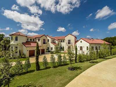 8600 Calera DR Austin, TX 78735