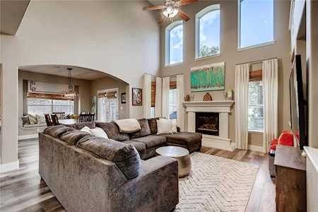 324 El Socorro Ln Austin, TX 78732