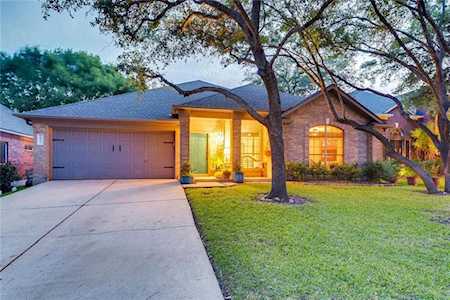 5807 Pecanwood Ln Austin, TX 78749