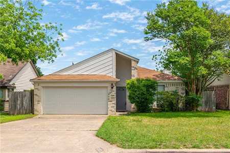 2313 Windsong Trl Round Rock, TX 78664