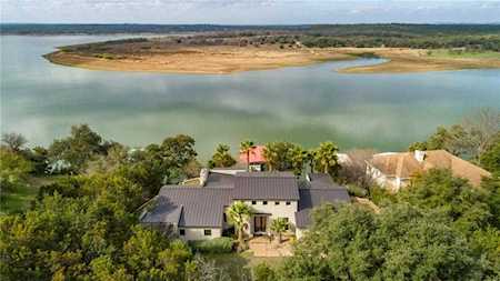 311 Harbor Dr Spicewood, TX 78669