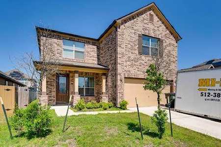 6800 Horseshoe Pond Dr Del Valle, TX 78617