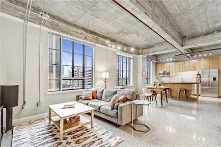 710 Colorado St #5I Austin, TX 78701