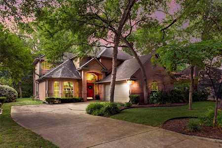5844 Forest Bend Place Fort Worth, TX 76112