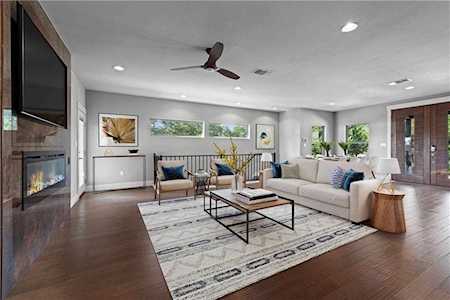 600 Whispering Hollow Cir Point Venture, TX 78645
