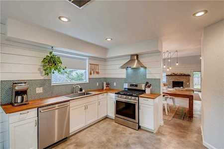 7810 Callbram Ln Austin, TX 78736